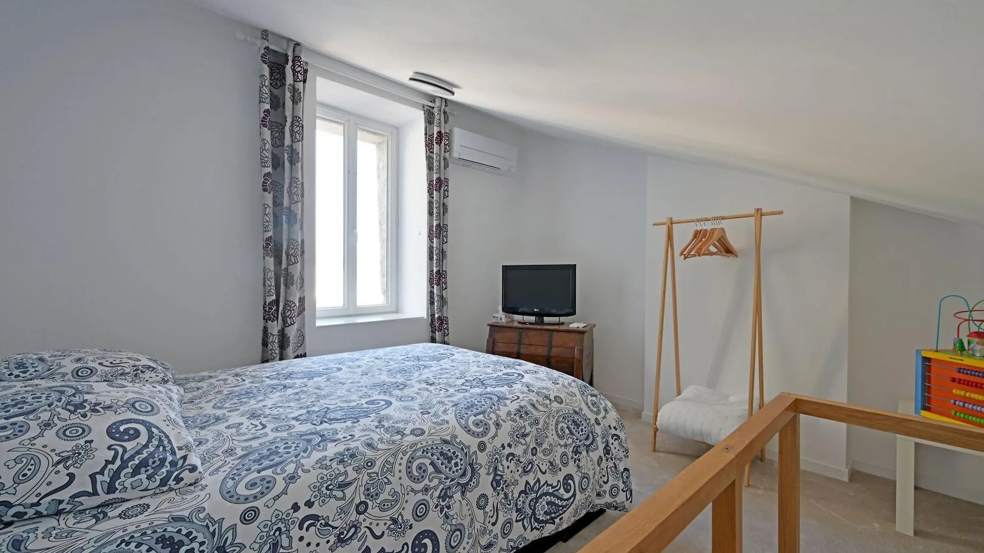 La Cigale - Vieux Village - Charmante Maisonnette Climatisee Avec Jardin Villeneuve-les-Avignon France