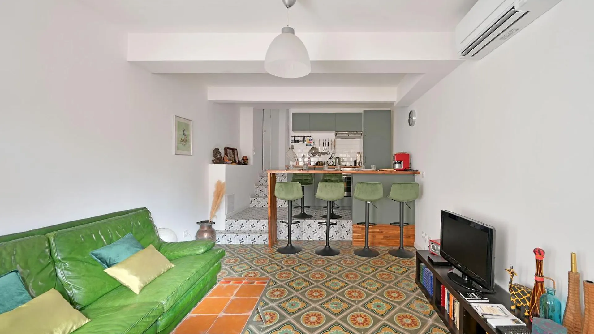 Holiday home La Cigale - Vieux Village - Charmante Maisonnette Climatisee Avec Jardin Villeneuve-les-Avignon France