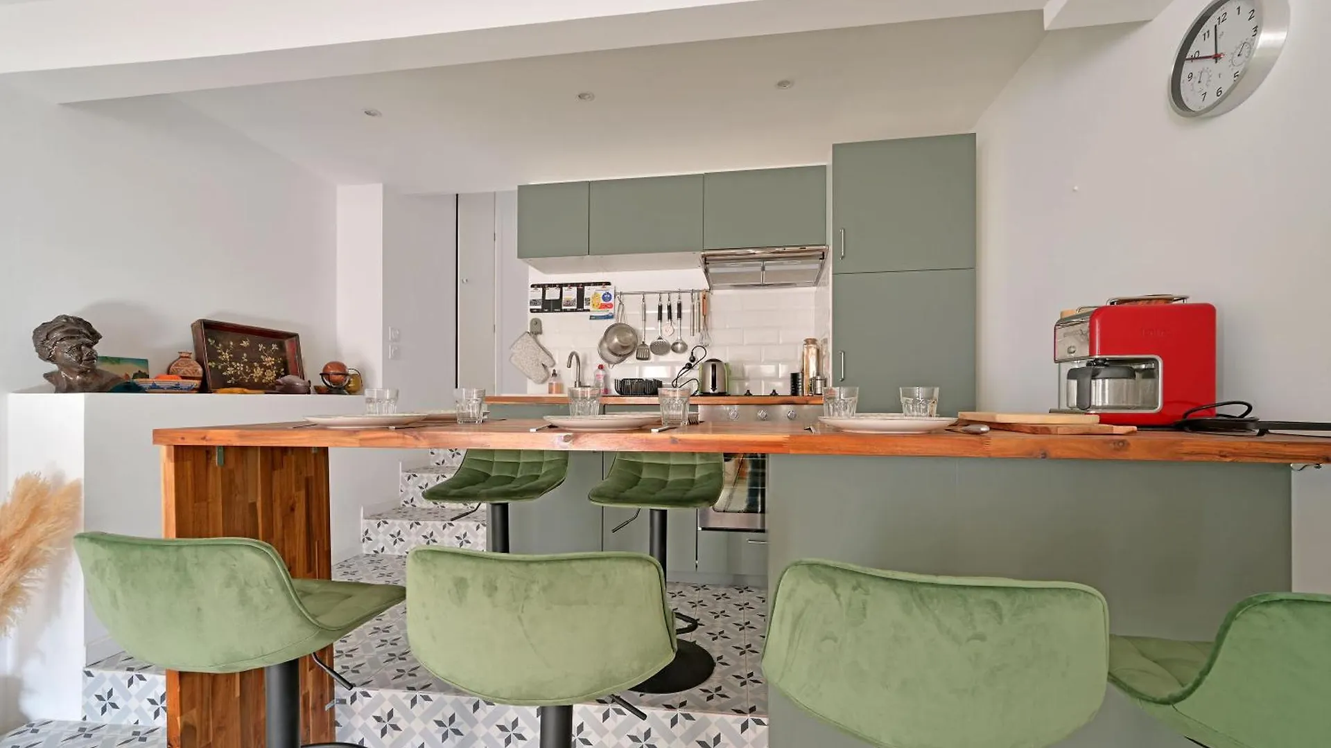 Holiday home La Cigale - Vieux Village - Charmante Maisonnette Climatisee Avec Jardin Villeneuve-les-Avignon