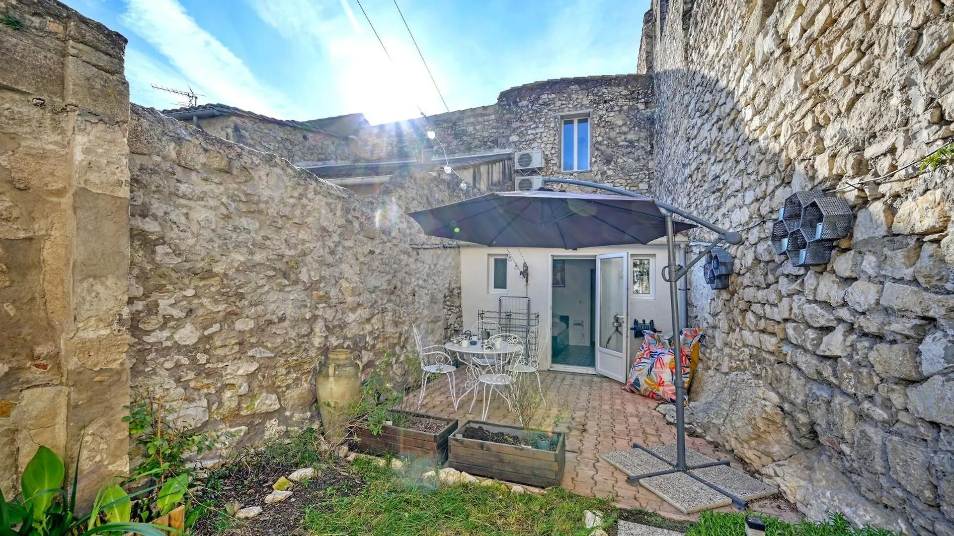 La Cigale - Vieux Village - Charmante Maisonnette Climatisee Avec Jardin Villeneuve-les-Avignon