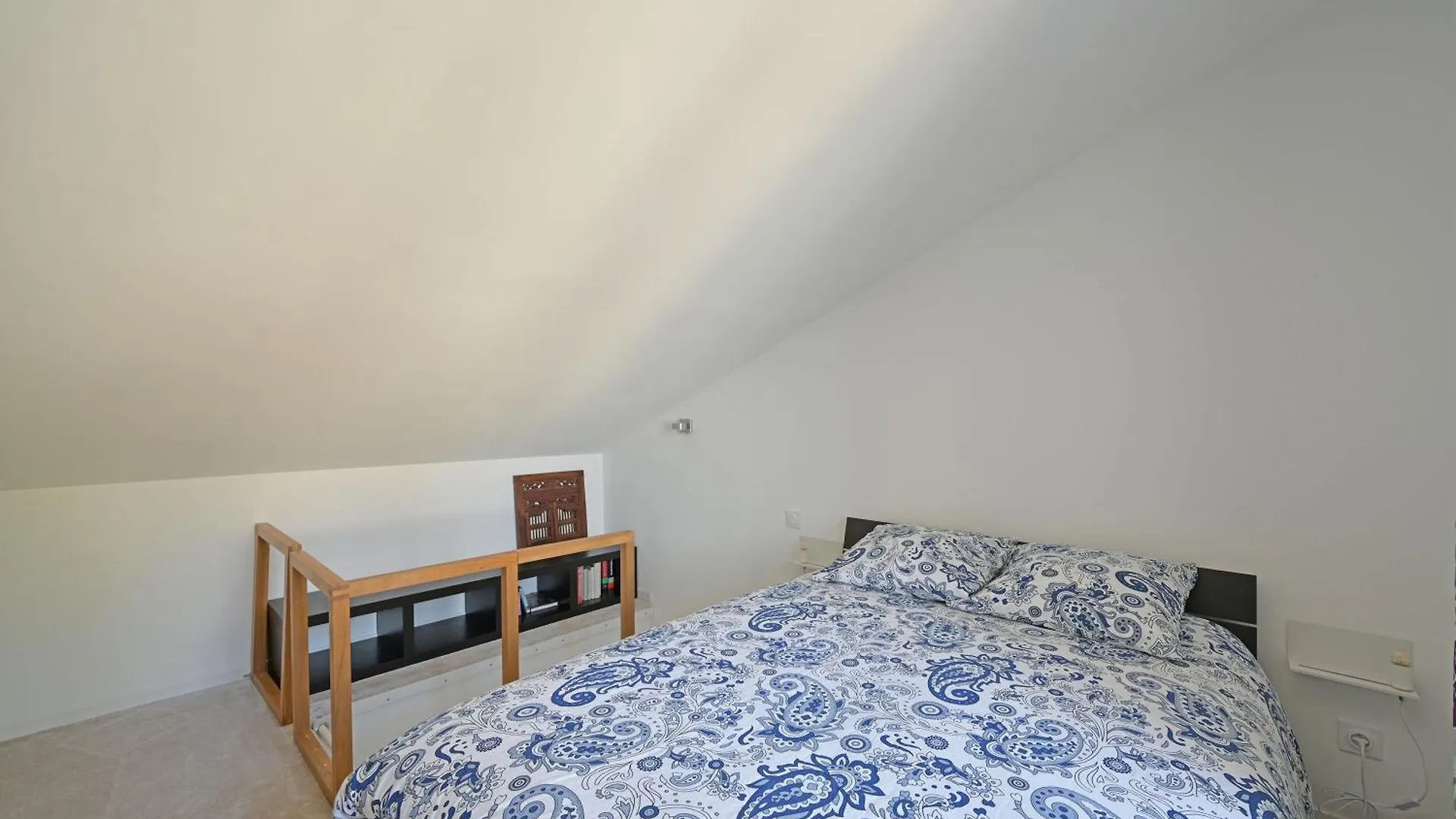 Holiday home La Cigale - Vieux Village - Charmante Maisonnette Climatisee Avec Jardin Villeneuve-les-Avignon