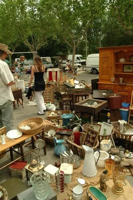 Holiday home La Cigale - Vieux Village - Charmante Maisonnette Climatisee Avec Jardin Villeneuve-les-Avignon