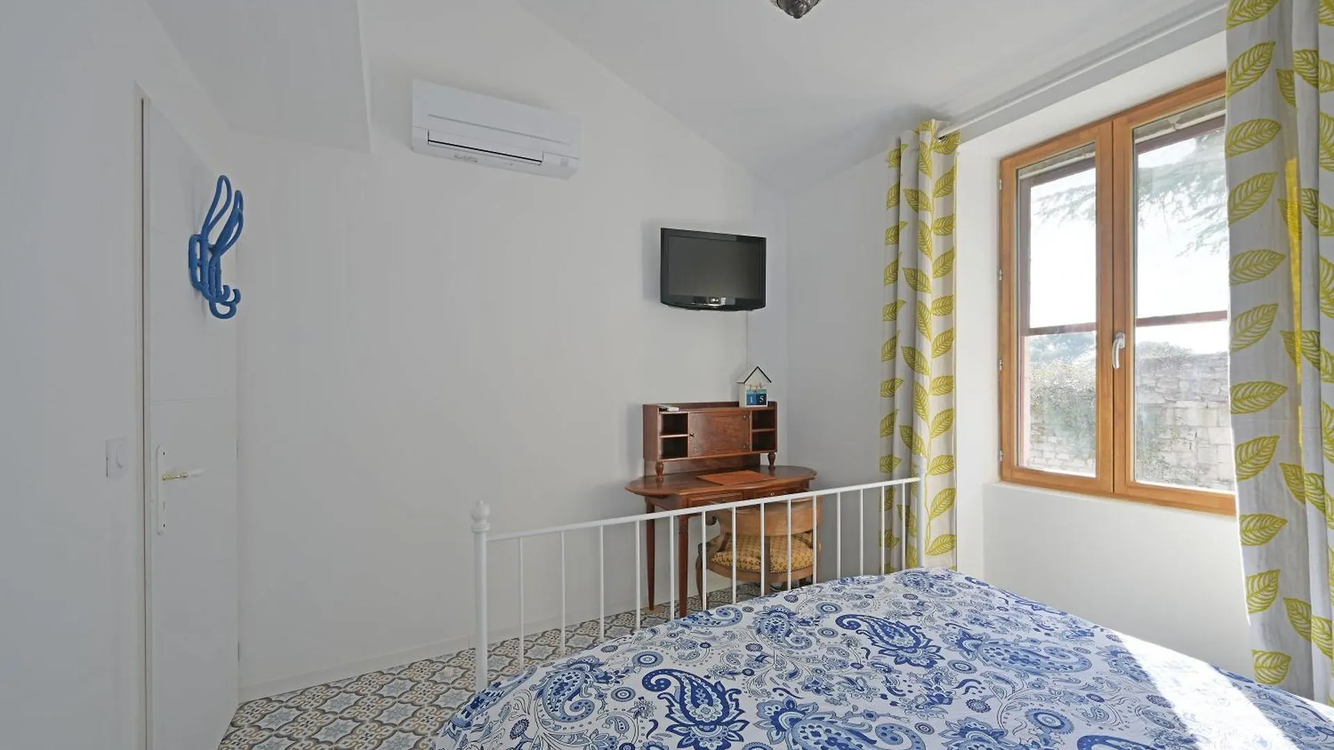 La Cigale - Vieux Village - Charmante Maisonnette Climatisee Avec Jardin Villeneuve-les-Avignon